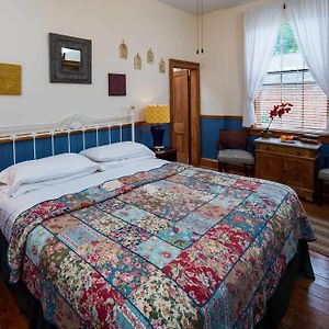 King Room Jennie